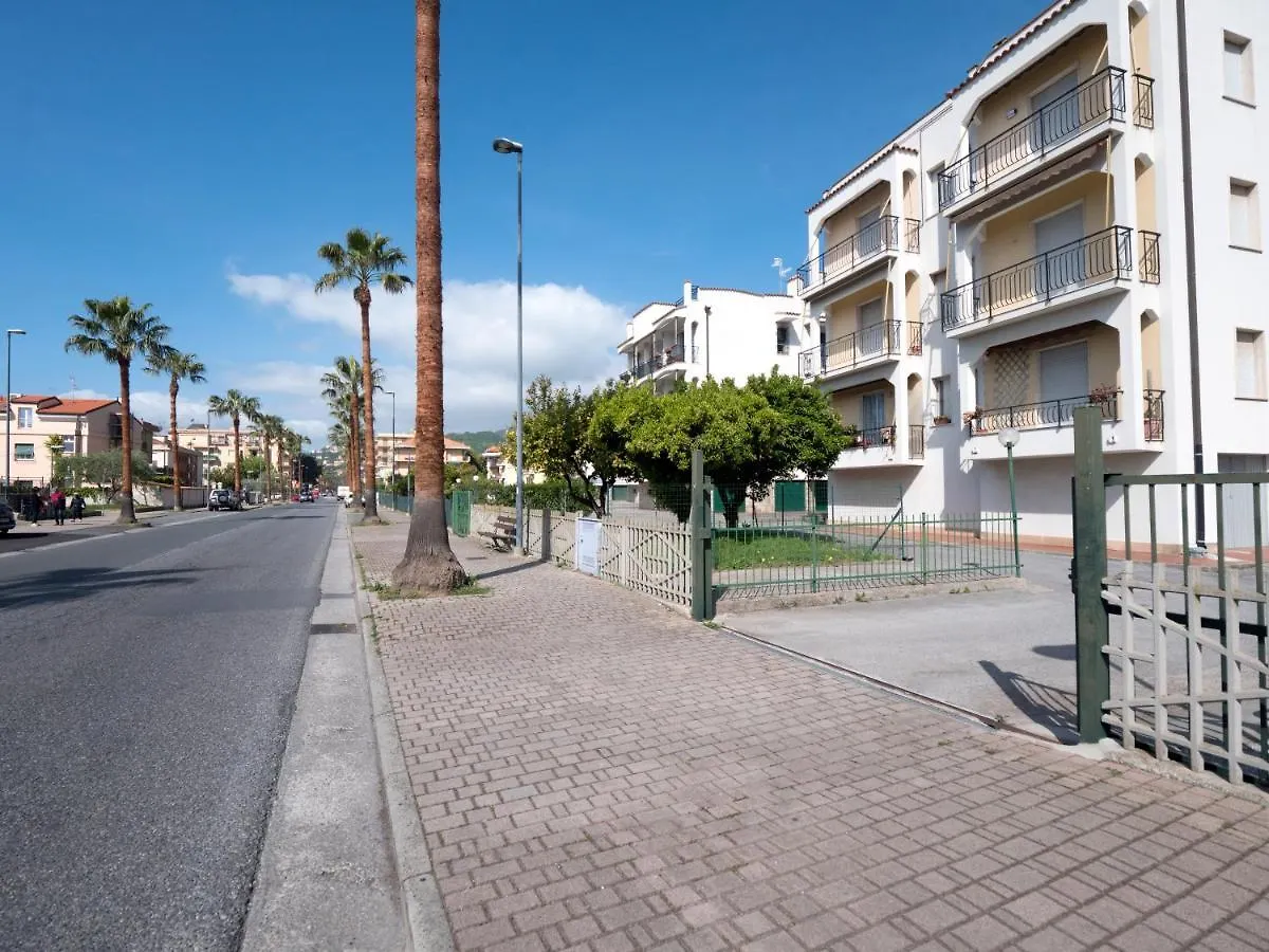Apartment Babyaccommodation Family Comfort III Pietra Ligure Italy